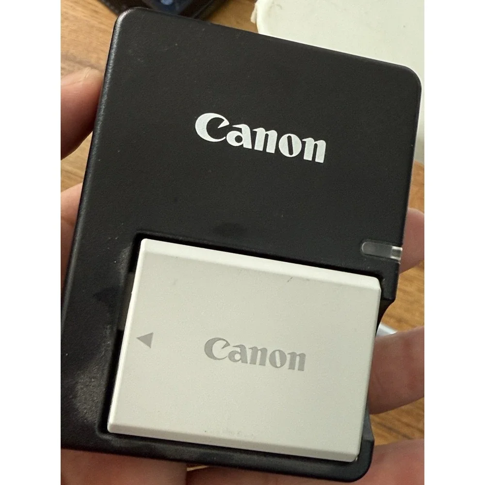 Canon Genuine LC-E5 Battery Charger With Battery